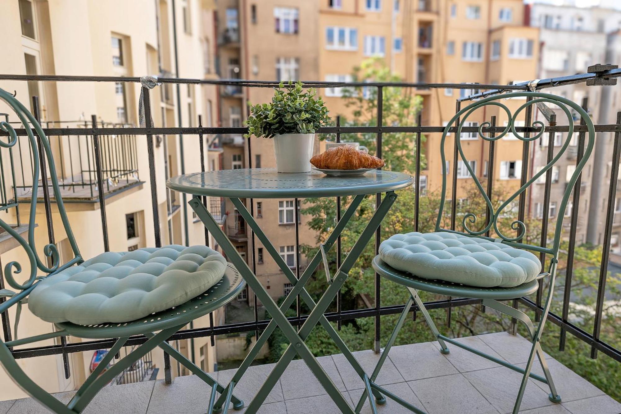 Apartment Days - 2bdr - 2 Balconies - Residential Area