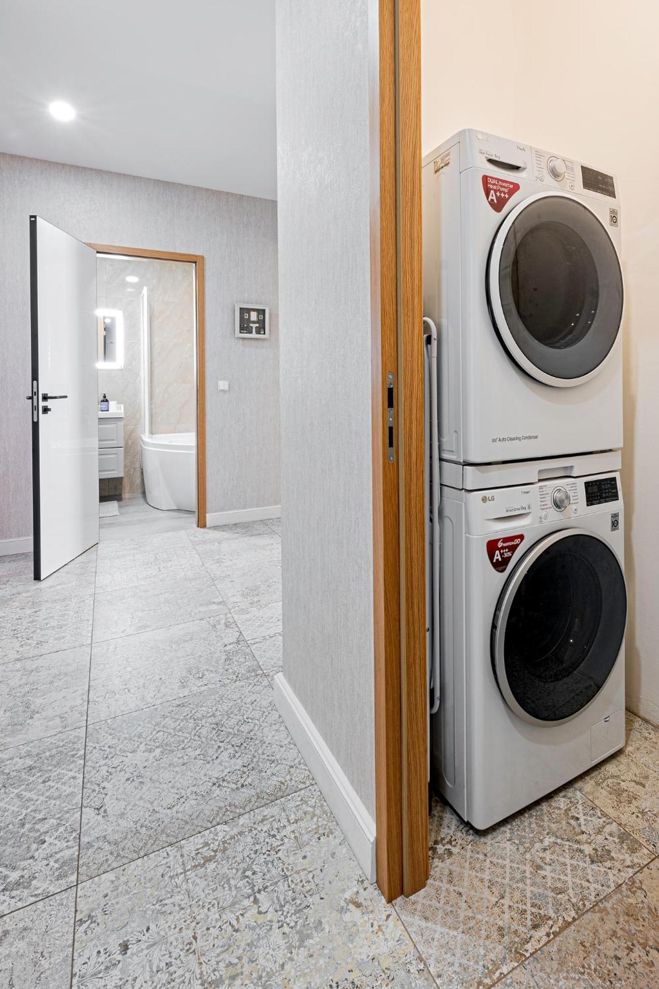 Days - 2bdr - 2 Balconies - Residential Area Appartamento